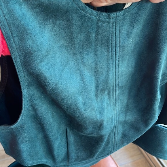 Emerald Faux Suede Crop Top - Picture 7 of 7